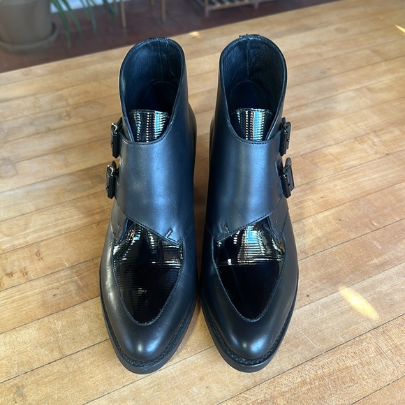 The office of Angela Scott miss Joan boots sz 8 - Picture 3 of 7